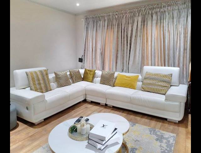 3 BEDROOM HOUSE FOR SALE IN HAYFIELDS